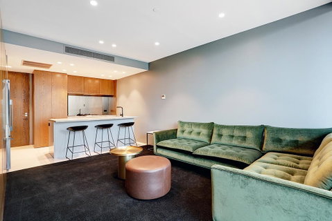 Spectacular 1 Bedroom Apartment With Water Views & Palatial Terrace - Holiday Cairns 2