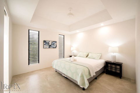 Splendeur Sur La Mer - Three Bedroom - Holiday Cairns 2