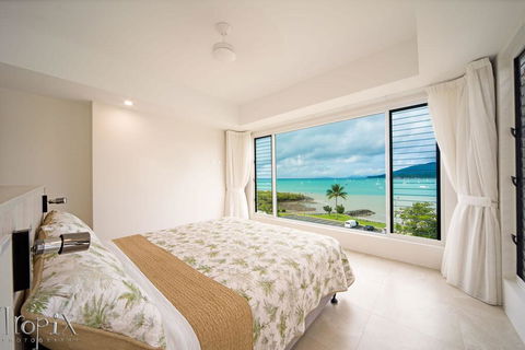 Splendeur Sur La Mer - Three Bedroom - Holiday Cairns 1