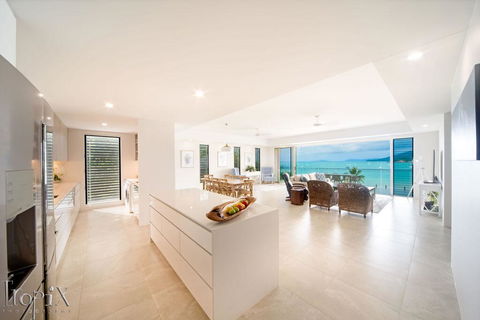 Splendeur Sur La Mer Premiere - Holiday Cairns 1