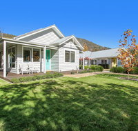 Spring Home - Our Place at Bright - Holiday Cairns