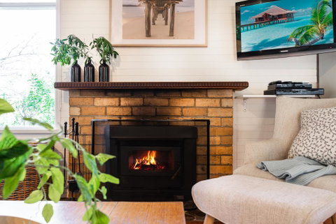 St Ives Cottage - Holiday Cairns 0