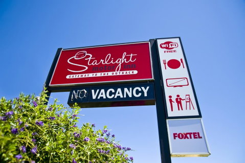 Starlight Motor Inn - Holiday Cairns 1