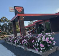Statesman Motor Inn - Holiday Cairns