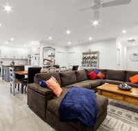 StayCentral - Rosanna Luxurious Mansion - Holiday Cairns