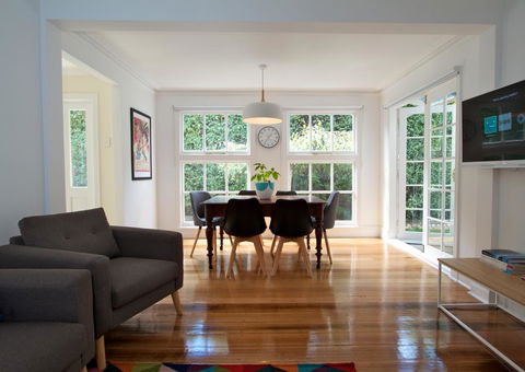 Strahan House - Holiday Cairns 0