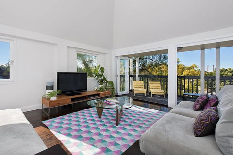 Stunning Architectural Family House In Rozelle - Holiday Cairns 1