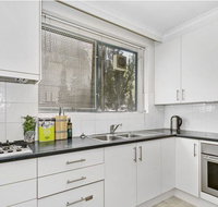 Stunning Hidden Gem in the Heart of St. Kilda 2 Bed 1 Bath Free WiFi Carpark  Netflix - Holiday Cairns