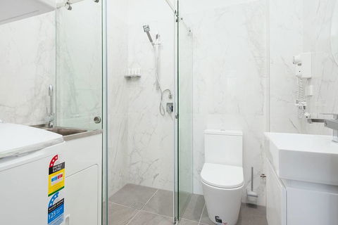 STUNNING SYDNEY HOME 11 - Holiday Cairns 3