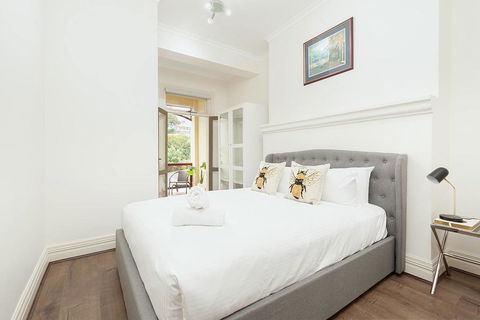 STUNNING SYDNEY HOME 11 - Holiday Cairns 1