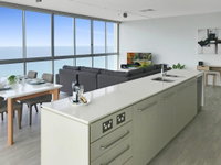 Stunning Views Air On BroadbeachWine Wifi Parking