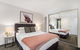 Stylish 2-Bed Apartment With Parking In Hip Area - thumb 2