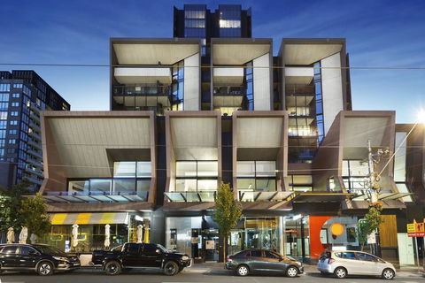 STYLISH 2BR 2BTH + CAR = HEART OF SOUTH YARRA - Holiday Cairns 0