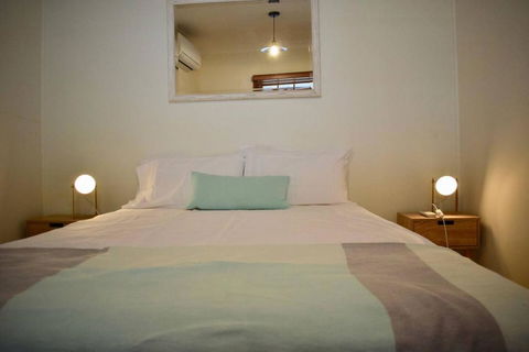 Stylish Cute Cottage In McMahons Point - Holiday Cairns 2