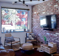 Stylish Modern Apartment Located In Marrickville - Holiday Cairns