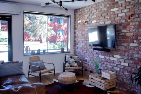 Stylish Modern Apartment Located In Marrickville - Holiday Cairns 0