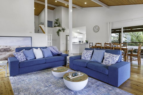 Stylish Renovated Home - Ocean Views - Fireplace - Holiday Cairns 2