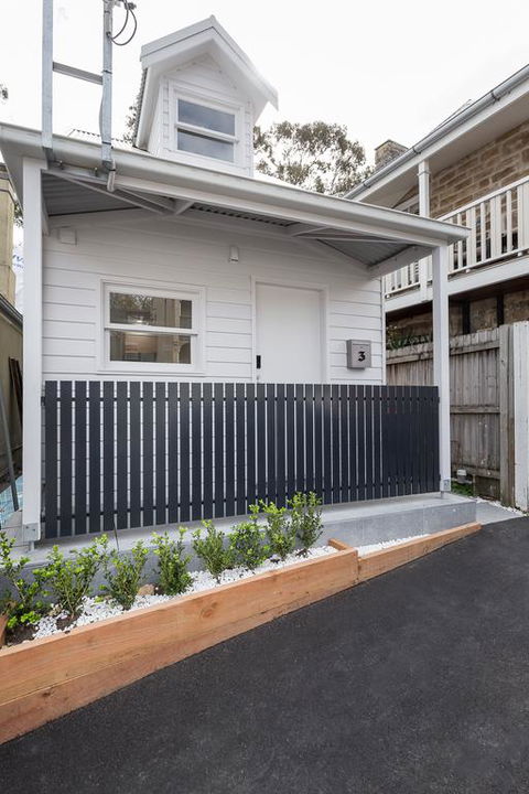 Stylish Studio Terrace In Balmain - Holiday Cairns 3