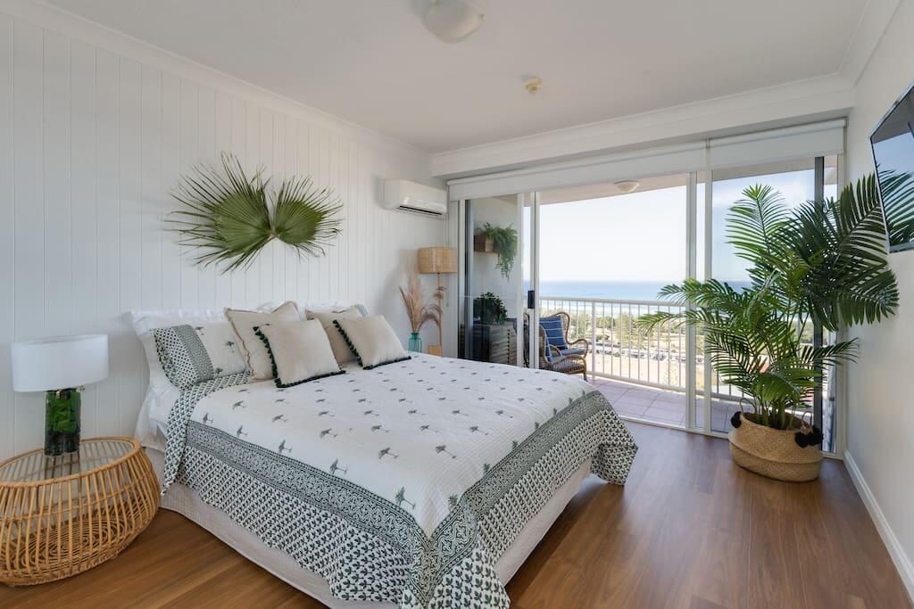 Broadbeach QLD Holiday Cairns