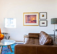 Stylish Warehouse Convert 2 Bedroom Apartment - Holiday Cairns