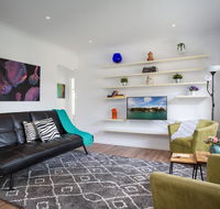 Sun-Drenched Apartment in a Peaceful Location - Holiday Cairns