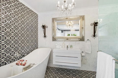 SUNNYDELL - Holiday Cairns 0