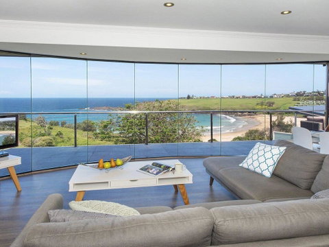 Sunrise Over Easts 2 - Ocean Views, Walk To Beach - Holiday Cairns 0
