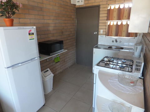 Sunrise Units - Holiday Cairns 3