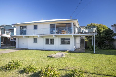 Sunseeker Drive 5 Bawley Point - Holiday Cairns 1