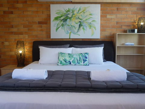 Sunseeker Motel - Holiday Cairns 0