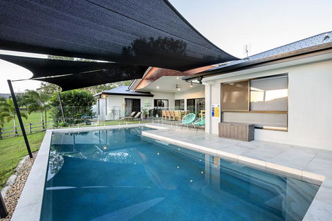 Sunset Penthouse Couples Retreat, Close To Airlie Beach, Champagne On Arrival - Holiday Cairns 1