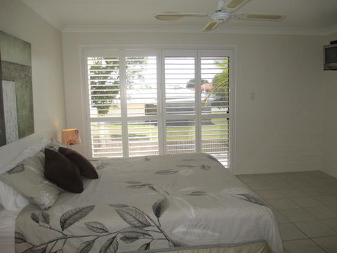 Superb Location - Hervey Bay - Holiday Cairns 3