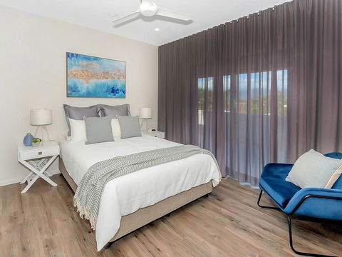 Superior Luxury Apartment In The City - Holiday Cairns 3