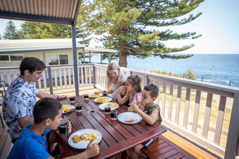 Surf Beach Holiday Park - Holiday Cairns 1