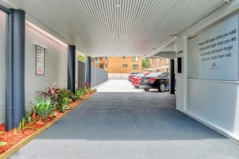 Surf Beach Motel Port - Holiday Cairns 1