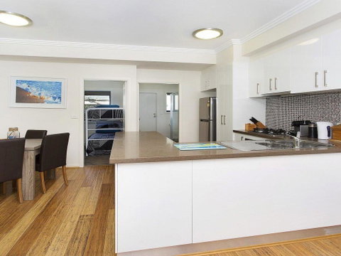 Surf Beach Townhouse - Holiday Cairns 1