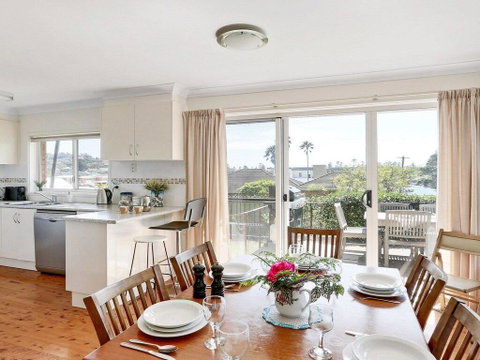 Surf Beach Views - Quiet Position, Close To Beach - Holiday Cairns 1