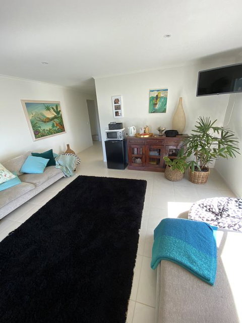 Surf Coast Haven - Holiday Cairns 1