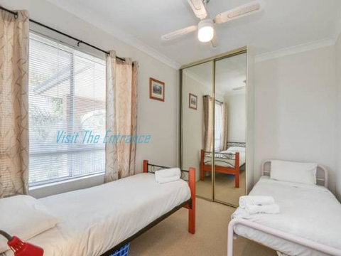 Surf Side Palms 12 - Holiday Cairns 1