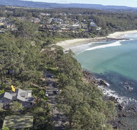 Surfers Ave Retreat Narrawallee - Holiday Cairns