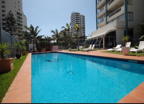 Surfers Paradise Holiday Apartment - Holiday Cairns 2
