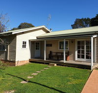 Sutton Forest Cottage - Holiday Cairns