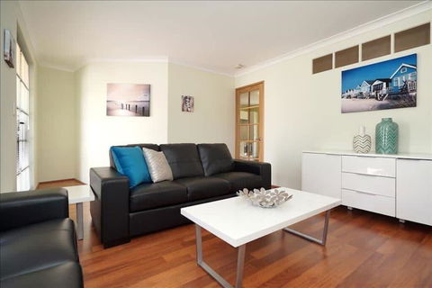 Swan River Applecross Heathcote Park 1BR Villa - Holiday Cairns 0