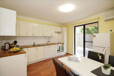 Swan River Applecross Heathcote Park 1BR Villa - Holiday Cairns 2