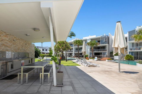 SWIM UP DRIFT APARTMENT 12 South - Holiday Cairns 1