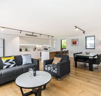 Sydney Townhouse with Parking and Deck - Holiday Cairns