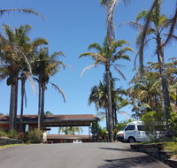 Tabourie Lake Motor Inn - Holiday Cairns