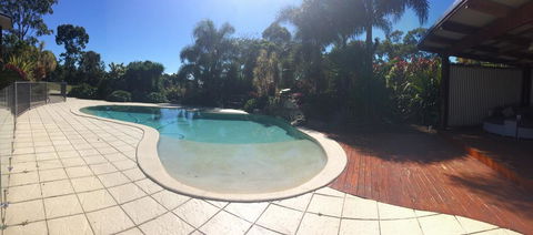 TAKURA HEIGHTS Modern Country Apartment With Pool Access - Holiday Cairns 1