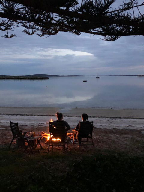 Tall Pines Beach House At Mount Dutton Bay (part Of Coffin Bay Waterways) - Holiday Cairns 3