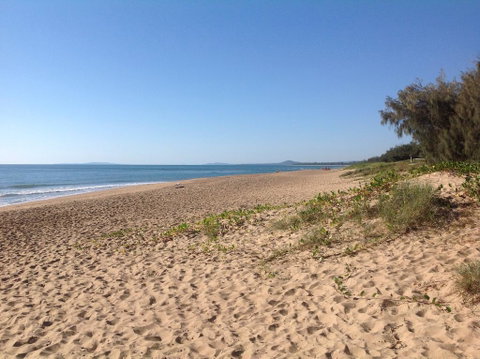 Tannum Sands Hotel / Motel - Holiday Cairns 2
